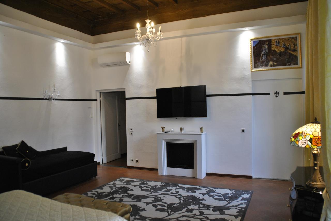 Firenze Rentals Suite Servi Εξωτερικό φωτογραφία